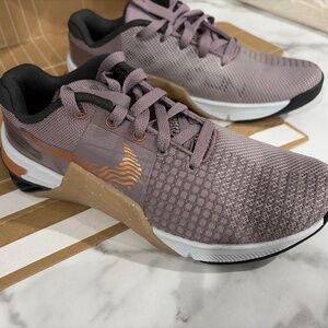 Women’s new Nike Metcon 8 open purple smoke metallic copper dq4681 500 size 7.5